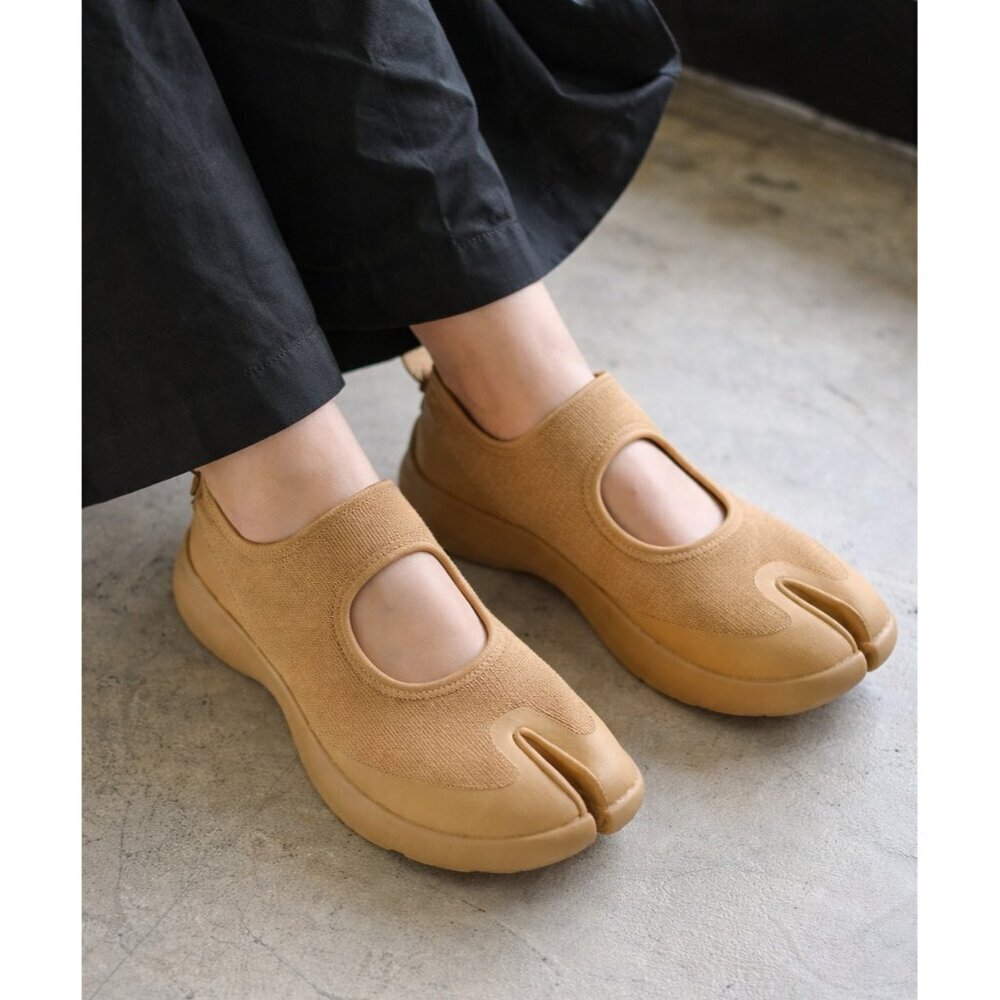 Tabi Split Toe Slip On Shoes Unisex Beige Stretch Comfort US M10 W12 EU 44